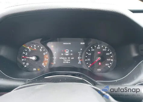 2025 Jeep Compass Latitude 4X4 z USA, uszkodzony, nr VIN 3C4NJDBN0ST598244